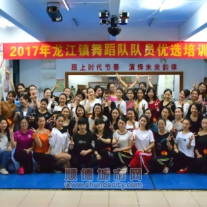 更上一層樓！龍江重組30多人鎮舞蹈隊