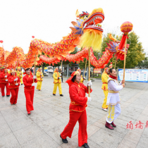 埇橋區(qū)舉辦民間社火踩街、非遺展示、民間藝術(shù)展演