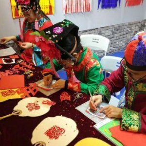 大學(xué)生藝術(shù)實(shí)踐工作坊暨藝術(shù)作品展覽開幕