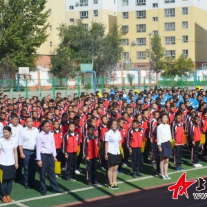 盡精微  致廣大——博樂市第五中學開學典禮用國語國學文化涵養學生“美麗心靈”