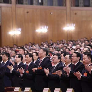 十三屆全國人大二次會(huì)議舉行第三次全體會(huì)議