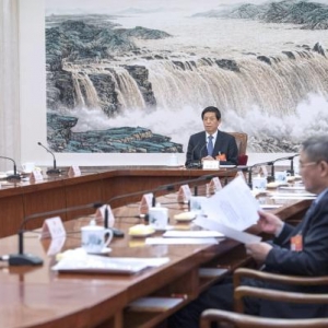 十三屆全國人大二次會議主席團常務主席第三次會議舉行 栗戰書主持