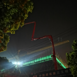 重拳出擊還“靜”于民，工地夜間施工擾民，松江區(qū)城管經(jīng)開(kāi)區(qū)中隊(duì)開(kāi)出萬(wàn)元罰單