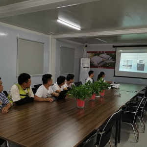 普法宣傳進(jìn)工地 文明施工入人心——松江區(qū)城管經(jīng)開(kāi)區(qū)中隊(duì)運(yùn)用互聯(lián)網(wǎng)+技術(shù)做好普法宣傳