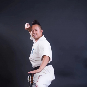 劉少華：世界空手道拳王、知名影視武術導演